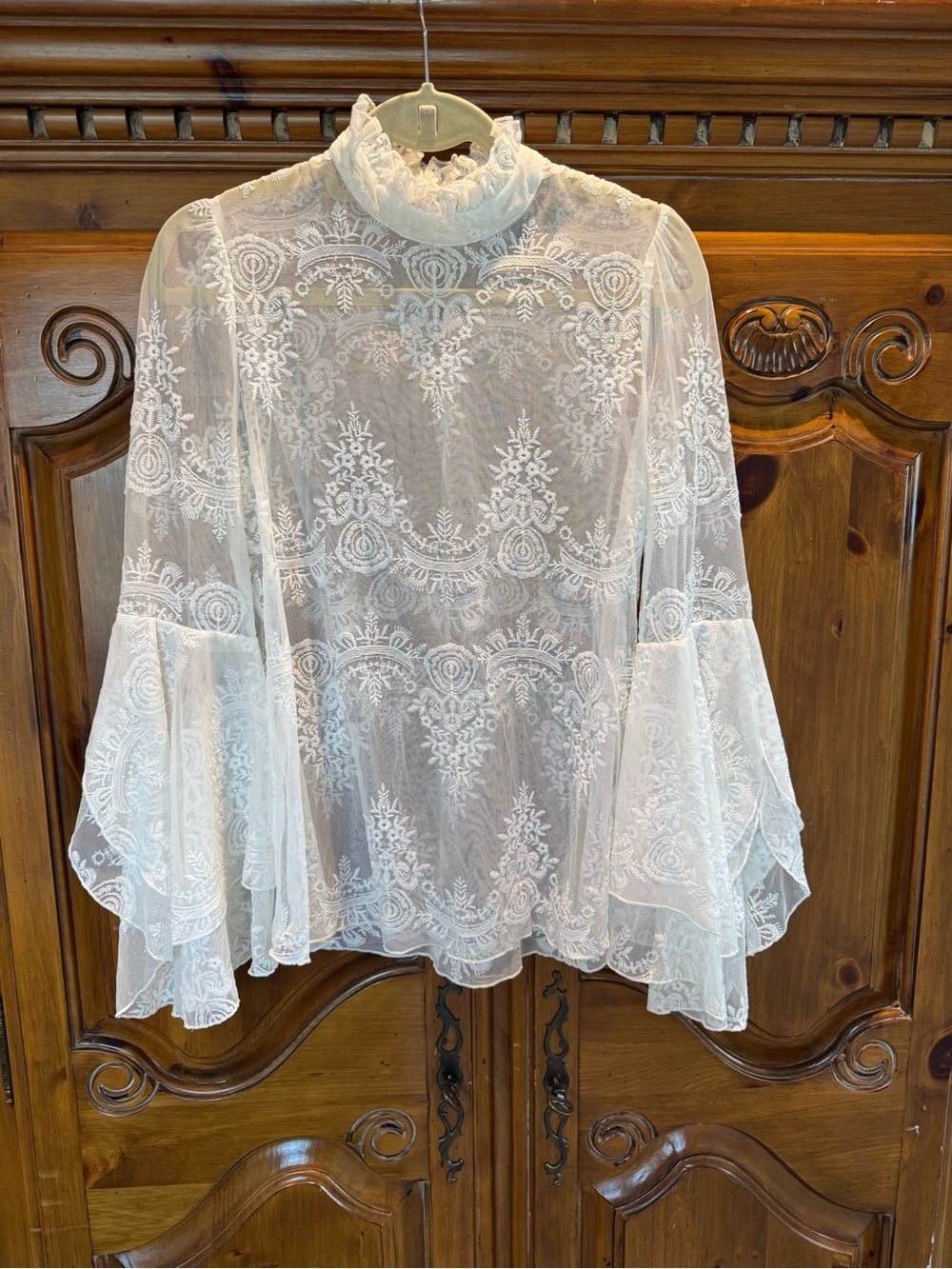 BCBGMaxAzria White Sheer Lace Ruffle-Neck Blouse